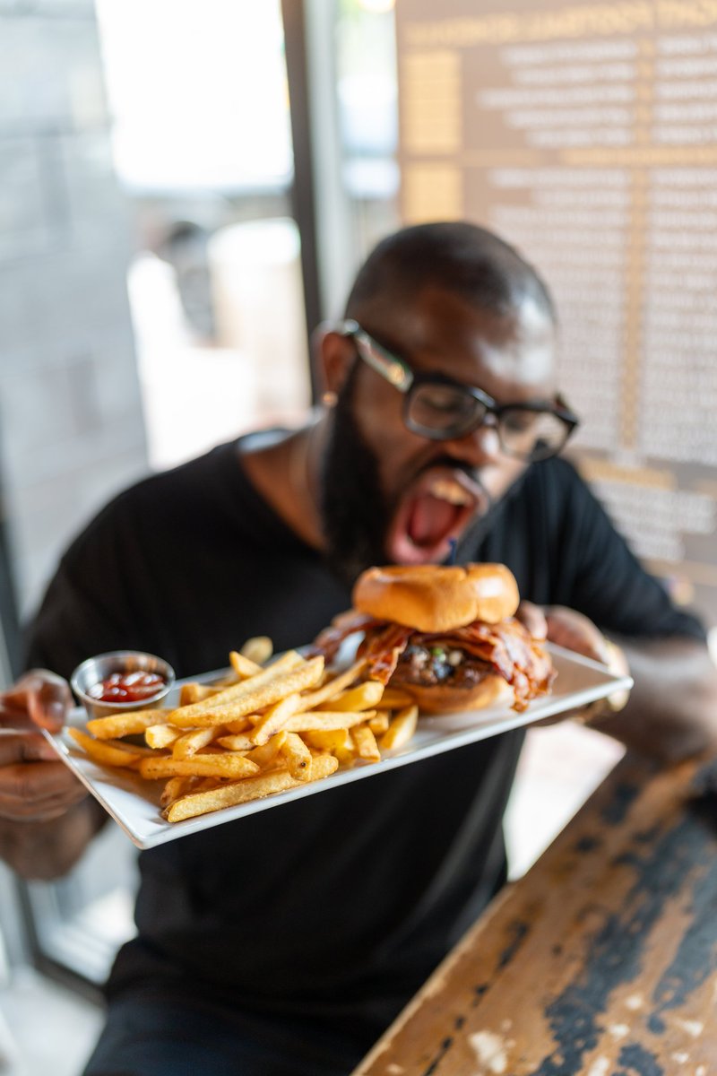 Nile_Fortner's tweet photo. Ground Beef Between Your Teeth at #TheDen #FortLauderdale 🍔🍟 @FTLCityNews @FortLaudEatz
📸 By #Photographer #Valvisuals #ValeryGuillaume @Valvisuals
#Restaurant #SportsBar #Burger #Burgers #Cheeseburger #Food #Foodie #FoodPics #FrenchFries #DowntownFortLauderdale #Lauderdale https://t.co/R4tlXCH4k6