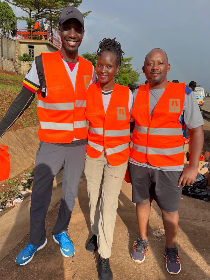 EKabanda's tweet photo. @Akeda4 @nsunak @AnitaKomukama @NnakyanziO @stellakayy @MosesRutahigwa @Ritahntaori @KawanguziShakur @TheLoveDre @Fssozi @CHEROCollins @AlexHashaka @m3ital @rkabushenga @DruArinaitwe @Hashim11 @Megsport01 @donakatukunda @gutsybunch @FastnFurious40 @teammatooke @freemanwangoe1 @Limo_kipkemoi @Kwezi_Tabaro @qataharraymond @ViniLwanga @LukeKiwanuka @mugandaisaac @niyimic @richard_tyaba @Flatmi @smmugabe @Jonekyoma @Oquals @PaulRugambwa @Rukwengye @J_The_Lioness @tasha4xt @mbjorgum @juliantabaro #Report
#JoeWalker
#TooYoungToDie
#RemembranceWalk https://t.co/AhO3WMtALQ