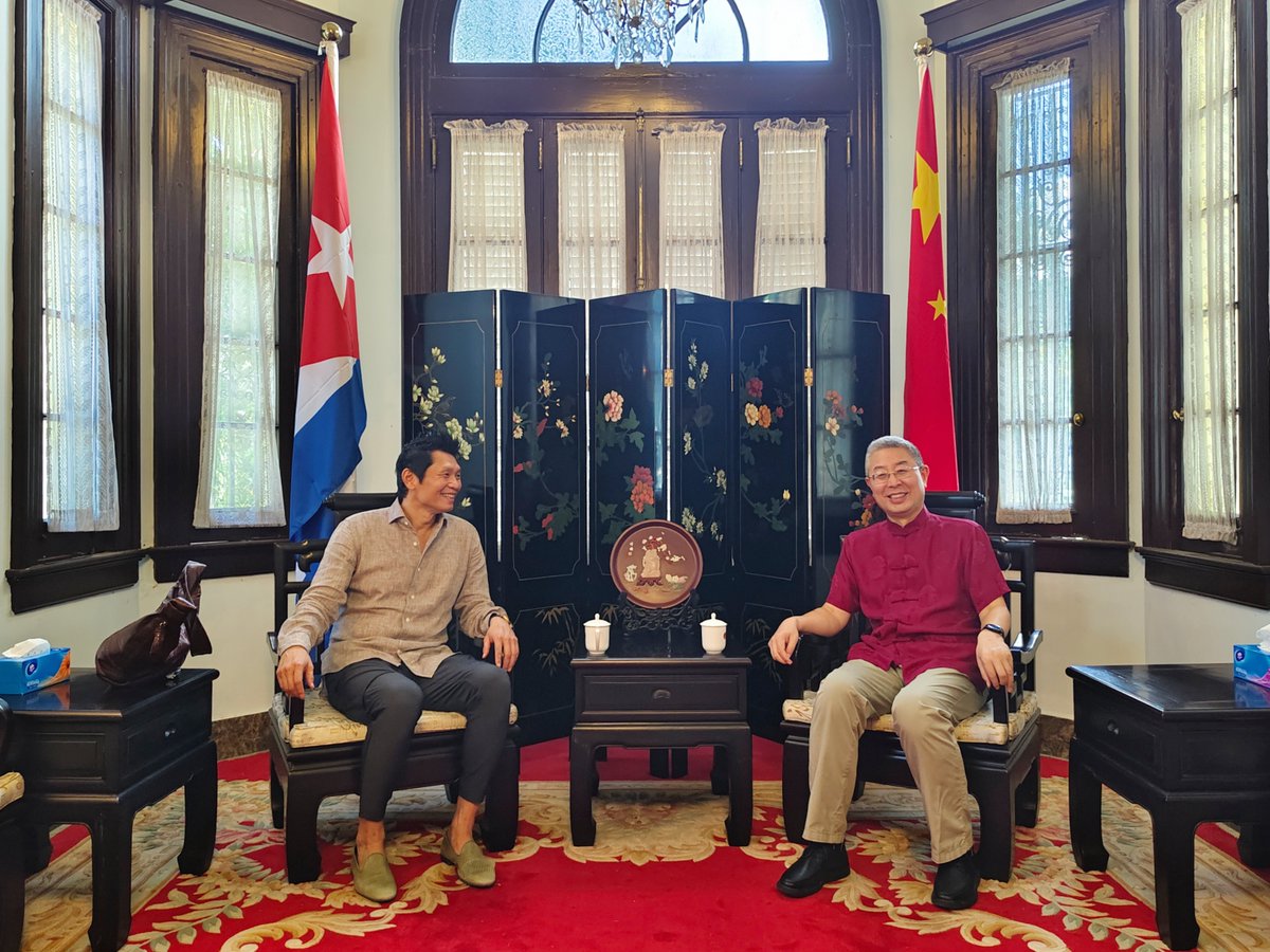 El Embajador Ma Hui sostuvo un encuentro con Huo Yaofei, Embajador Promocional de Cuba Única en China, para intercambiar puntos de vista sobre el fortalecimiento de las cooperaciones culturales y turísticas entre los dos pueblos.