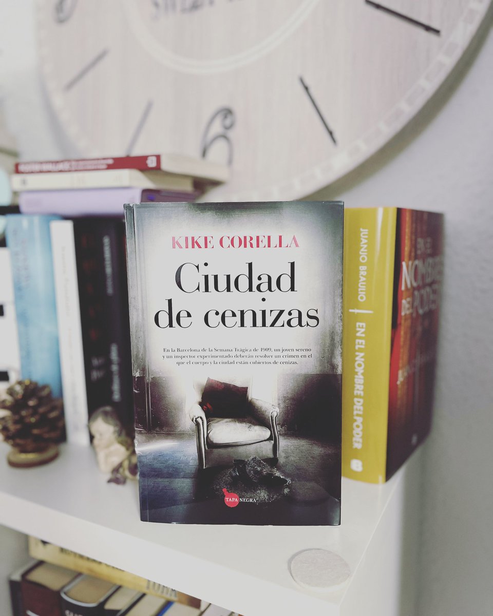 Recién llegada a casa está 
#novela que promete mucho. Gracias a su autor Kike Corella y a <a href="/AlmuzaraLibros/">Almuzaralibros</a> por el envío de un ejemplar.