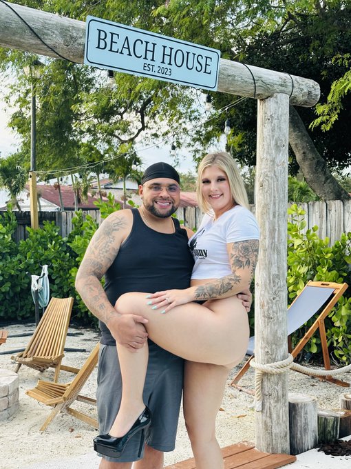 Met The Lovely @HotwifeLexiLove at #Miamiwhammy https://t.co/Cb87asSgLO<a class="tags" target="_blank" title="On Twitter" href="/?out=eyJ0eXAiOiJKV1QiLCJhbGciOiJIUzUxMiJ9.eyJpYXQiOjE3MjI2MTQxNjgsImlzcyI6InR3cG9ybnN0YXJzLmNvbSIsIm5iZiI6MTcyMjYxNDE2OCwiZXhwIjoxNzU0MTUwMTY4LCJyZWRpcmVjdF91cmwiOiJodHRwczovL3R3aXR0ZXIuY29tL0hvdHdpZmVMZXhpTG92ZSJ9.GvLzdCba_ui-gknBF9GUa3eef4C2iyfv0DHO0KR9tO0dYkymHef8XzChcxgqDi9vCPjNihvauM5L0XX_UZWAug">@HotwifeLexiLove</a><a href="/tag/miamiwhammy"class="tags">#Miamiwhammy</a>