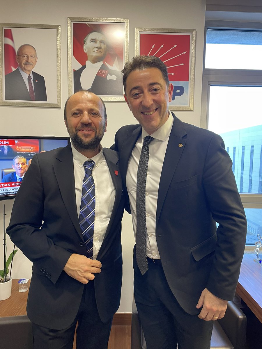 Gazi Mecliste, tanışma şerefine nail olduğum Balıkesir ili Bandırma Belediye Başkanımız Sayın <a href="/tolgatosunav/">Tolga Tosun</a> a güleryüzü, samimiyeti  ve hoş sohbeti için sonsuz teşekkür ederim. <a href="/herkesicinCHP/">CHP 🇹🇷</a> <a href="/eczozgurozel/">Özgür Özel</a> <a href="/CHPMuratBakan/">Murat BAKAN</a>