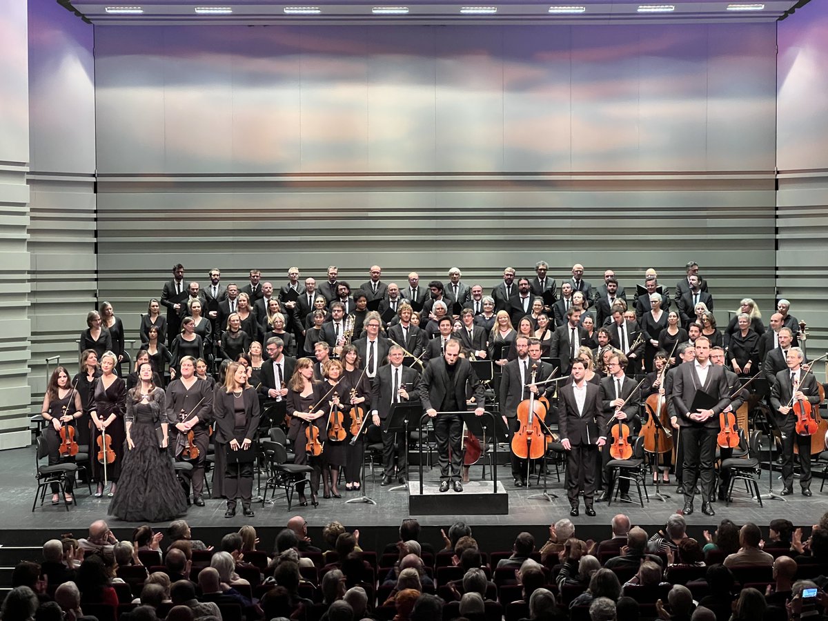 WilliamAucant's tweet photo. 🎼 Émerveillé par la performance magistrale du Requiem de Mozart revisité par #PierreHenriDutron ce soir. 👏 Bravo à l'orchestre de l'@ONPL_orchestre et à son chœur pour leur interprétation époustouflante. La direction de #MathieuRomano a su faire revivre l'âme de #Mozart avec audace et finesse. #Lacrimosa 🥲