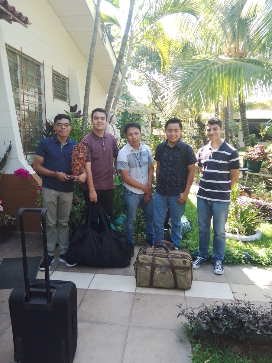 PRed2019's tweet photo. Jóvenes de la Provincia de América Central y el Caribe en su retiro final de discernimiento. Les encomendamos en nuestras oraciones.
#SoyMisioneroRedentorista https://t.co/ZxUH6xJGXX