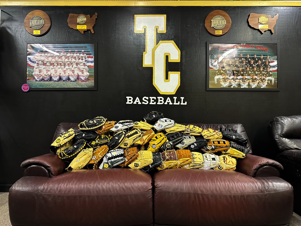 Temple College Baseball (@tc_leopards) on Twitter photo Christmas came early for our guys!
Huge shoutout to <a href="/wilsonballglove/">Wilson Baseball & Softball</a> for hooking our guys up!
#yahleps #TCbaseball Christmas came early for our guys!
Huge shoutout to <a href="/wilsonballglove/">Wilson Baseball & Softball</a> for hooking our guys up!
#yahleps #TCbaseball