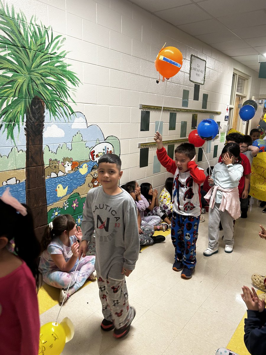 LOVED seeing some of my newcomers learn about a cultural event in their new country and show off their own Thanksgiving Day Parade floats with their second grade peers! #MonaviewMoments #MonaviewOnTheMap