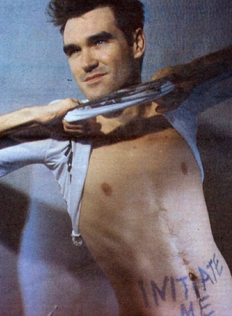 mozpicsdaily's tweet photo. morrissey by peter anderson, 1985 https://t.co/B3rxWs5E9q