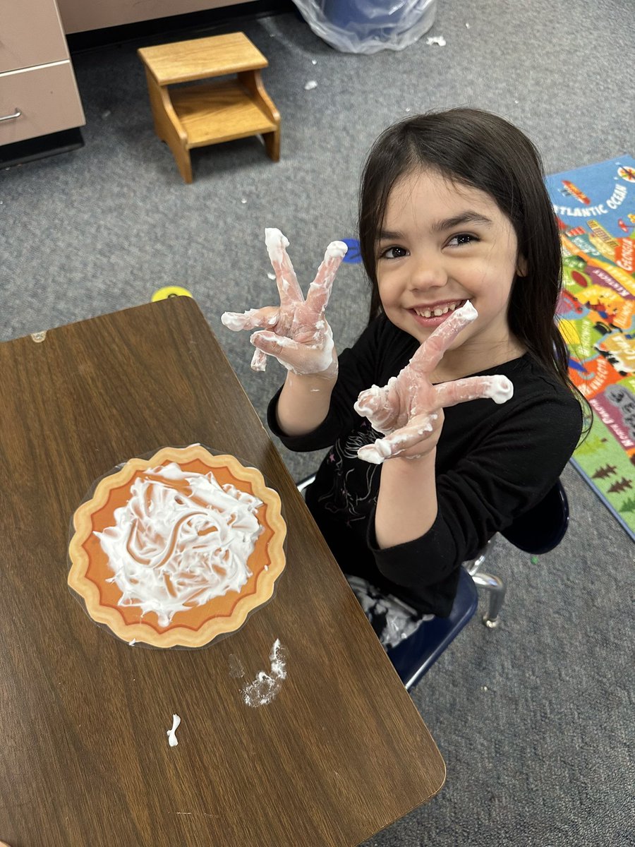 mrsroddykinder's tweet photo. Turkey day fun! 🦃❤️ https://t.co/1Tyag06aq8
