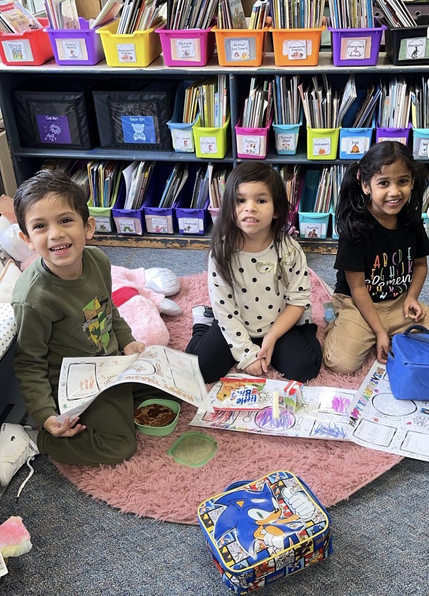 mrsroddykinder's tweet photo. Happy Friendsgiving from room 213 🥰🤎🦃 https://t.co/E5gUYaan1R