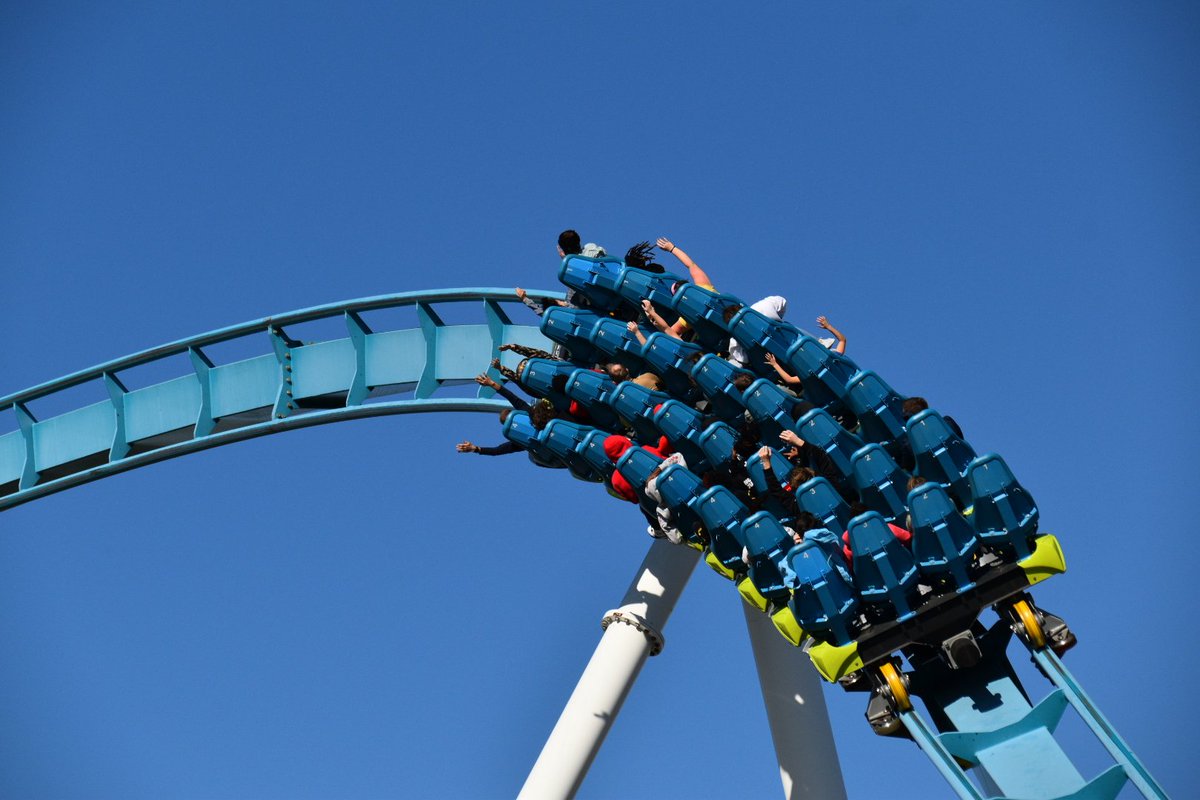 jsz1978's tweet photo. Fury 325 @Carowinds. It's awesome that this amazing ride will be operating during Winterfest.
#fury325 #furyfever #cedarfair #carowinds #gigacoaster https://t.co/Jgpr8AdxYT