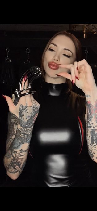 This cage is too big for you 🙄 https://t.co/f0nCzfNsLN<a href="/tag/altporn"class="tags"><span>#altporn</span></a><a href="/tag/altstarsawards"class="tags"><span>#altstarsawards</span></a>