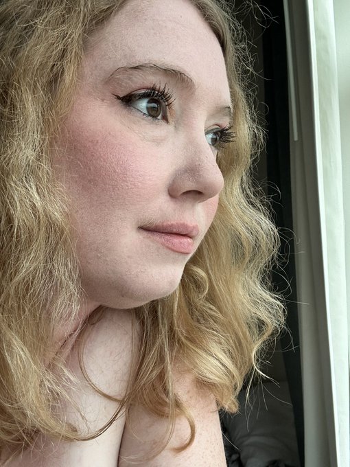 Thank you all for the warm comments. God makes everyone beautiful &amp; AI can make you see yourself how<a href="/tag/newprofilepic"class="tags"><span>#newprofilepic</span></a>