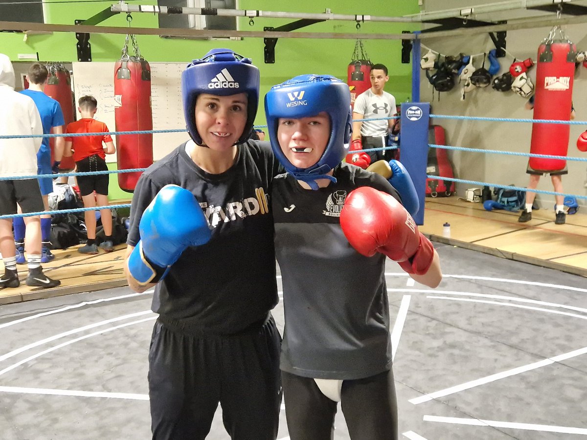 EvolutionBoxin1's tweet photo. Brilliant sparing in Belfast
Skye-Leigh got to share a few rounds at the end of her session with one of her female inspirations 2018 and 2022 flyweight Commonwealth silver medallist Carly Mcnaul
#TeamEvolution #Evolutionboxingclub https://t.co/Z4NtwYokau