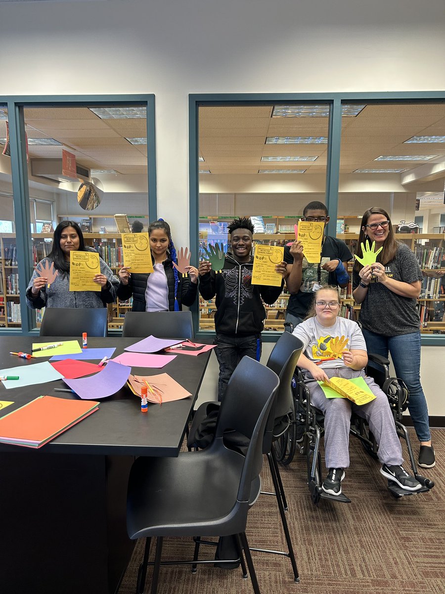We had so much fun in the library today! We read “Turkey Trouble,” made hand turkeys, created a recipe to cook a turkey, and discussed what we are thankful for in our lives. #SenecaSoars <a href="/JCPS_LMS/">JCPS Library Media Services Department</a> <a href="/Seneca_High/">Seneca High School</a>