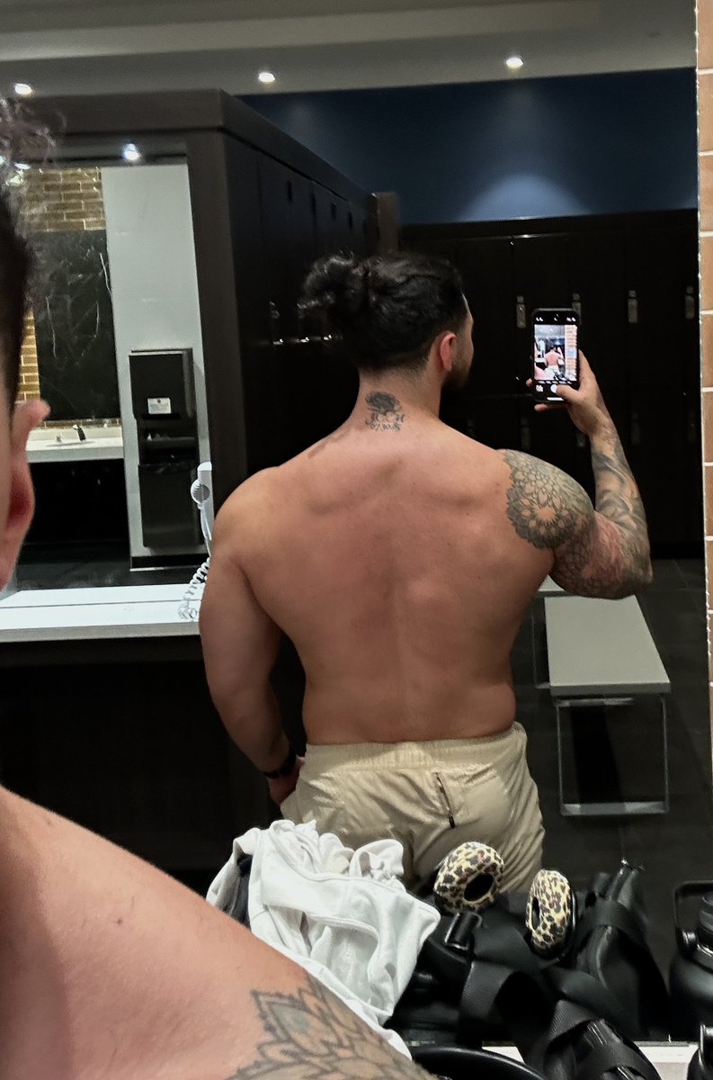 ValleyMerch's tweet photo. Lean bulk going well :) https://t.co/WIMUNcu1h2