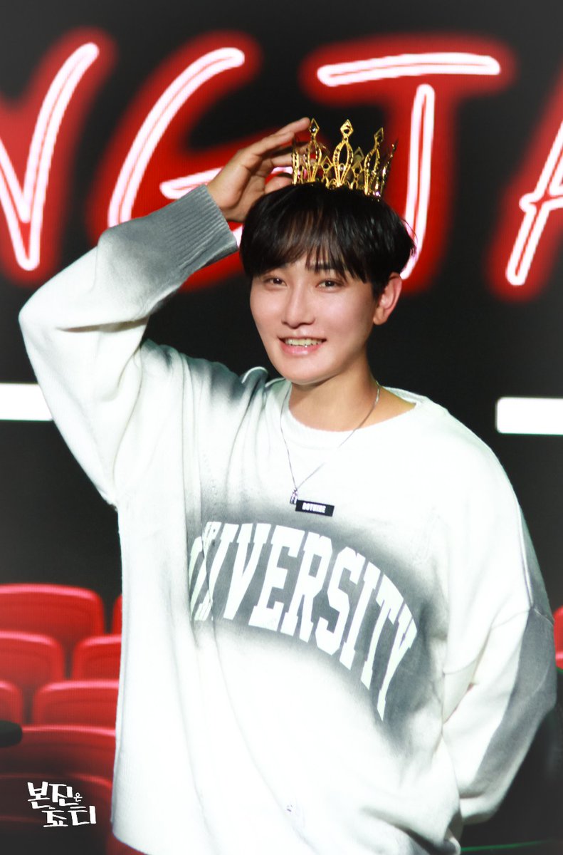 junimoon23's tweet photo. 예명이 강타 아니었으면 조로하고 싶다는 안칠현씨!!의 생일을 축하합니다~💚💚

(조로피규어 구하러가야지ㅋㅋ 내년에 선물 받아주세요!!)
#강타 
#KANGTA 
#안칠현
 #安七炫
#HAPPY_KANGTA_DAY https://t.co/mW0vBBhATO