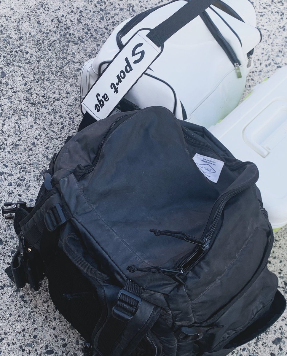 boyoncho55's tweet photo. だいぶ、年期入ってきた。
審判用具一式その他入るバックないんだよねー笑
キャスターは苦手だし…😊
合格💮したら新しくしよーか悩むー😆
#審判用具
#ソフトボール
#相互フォロー募集中
#ソフトボールで繋がりましょう
#広島ソフトボールを盛り上げる
#kidonalab
#sportage https://t.co/6HiWWOsQ7z