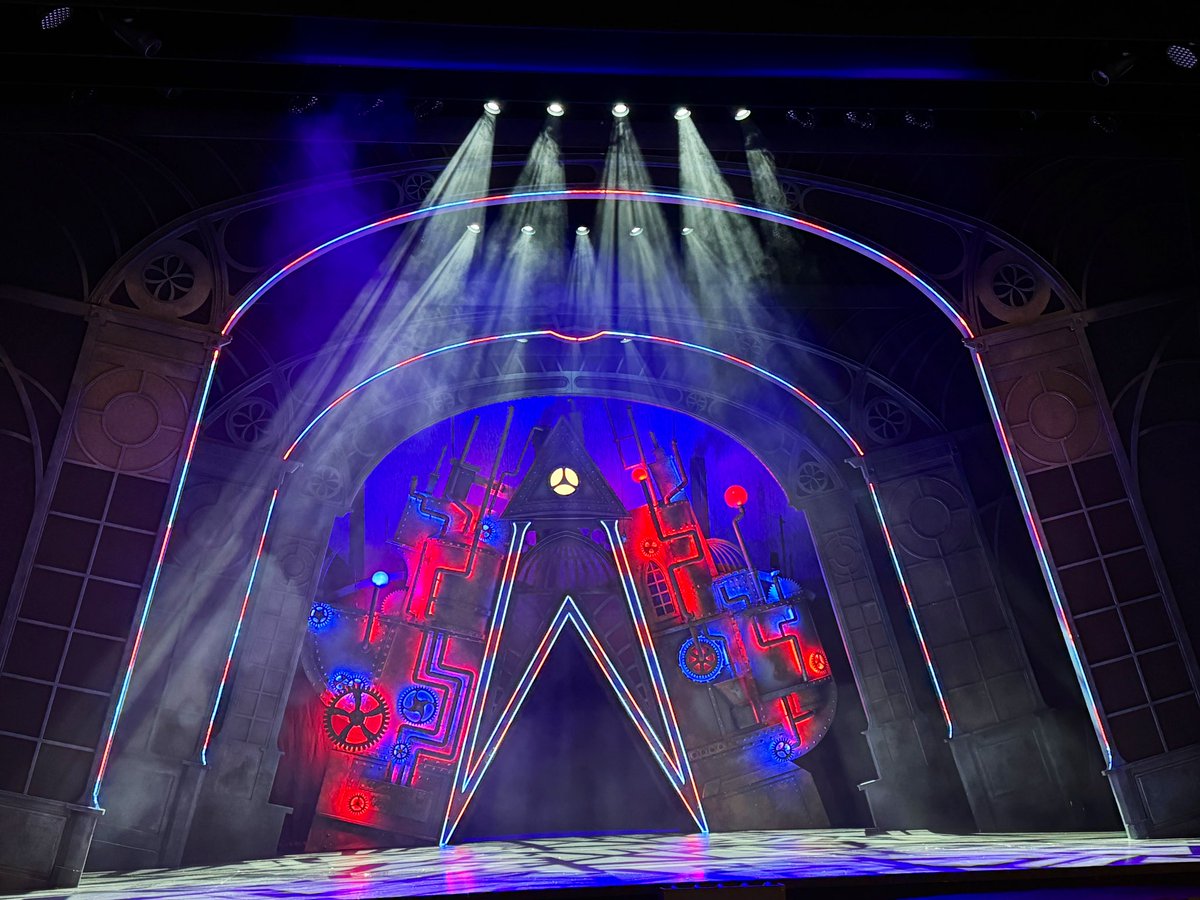 Spectacular production of  <a href="/CharlieChoc_UK/">Charlie and the Chocolate Factory The Musical UK</a> at <a href="/LiverpoolEmpire/">Liverpool Empire</a> tonight. Such a talented cast. Singing, choreography, orchestration and acting all top class.  Humour and <a href="/roald_dahl/">Roald Dahl</a> twists fabulous.  Exceeded all expectations…thank you! Go Go Buckets! #Harmony-Charlie