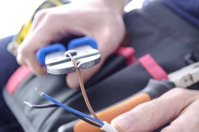 HomeownersLA's tweet photo. Home insurance typically covers electrical-related issues, but the extent of coverage can vary based on your policy and the specific circumstances. Get a free home insurance quote by visiting us at https://t.co/fYC1WKroCs.
#HomeInsuranceCoverage
#HomeownersInsuranceCoverage https://t.co/cwxTBYjrO8
