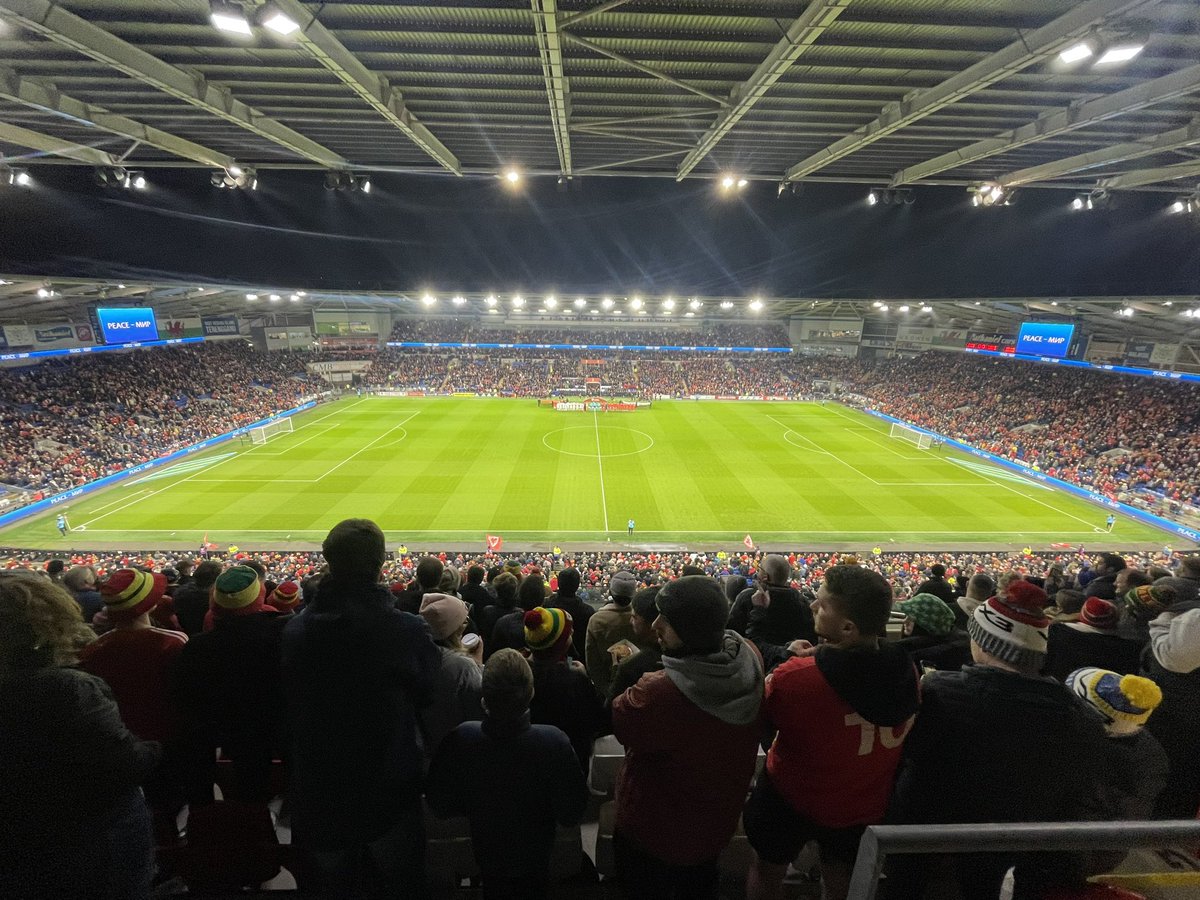 elliemilesgk's tweet photo. Great to get to the stadium with great atmosphere as always. ⚽️💪🏻🏴󠁧󠁢󠁷󠁬󠁳󠁿 https://t.co/eqdkHFTOl1