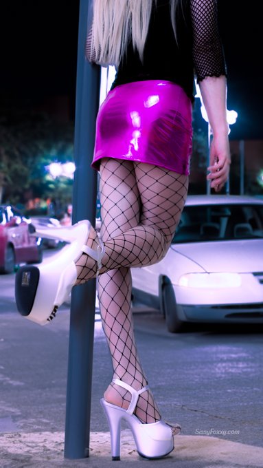 Well you all really like that pic, so I made another one! https://t.co/TgCvtpjaOA