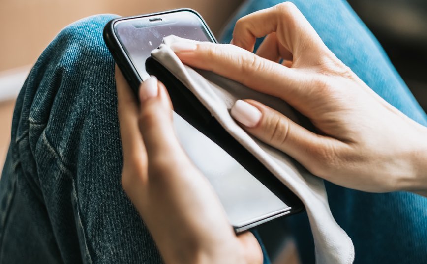 Γνώμη για νέο κίνημα 
«καθαρίστε την σελφοκαμερα»;;