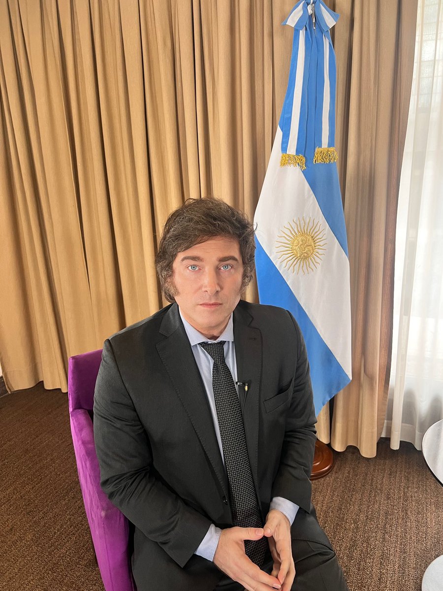 EugeniaRolon_'s tweet photo. Damas y caballeros: 
Javier Milei, el presidente electo de la República Argentina 🇦🇷 https://t.co/obJ60ueF3h