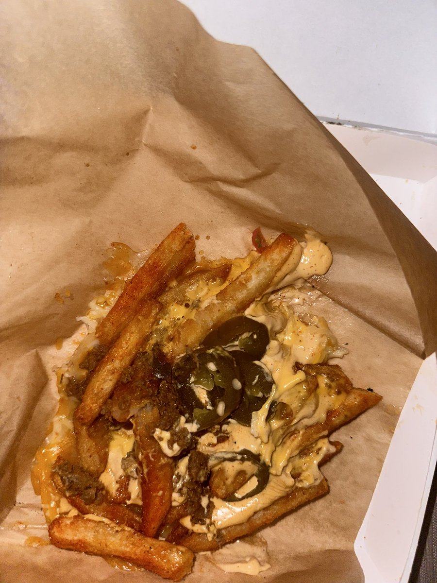 haaaybuuug's tweet photo. @tacobell  be so serious… this costs almost 5 dollars?? lol https://t.co/5DzZcRAtem