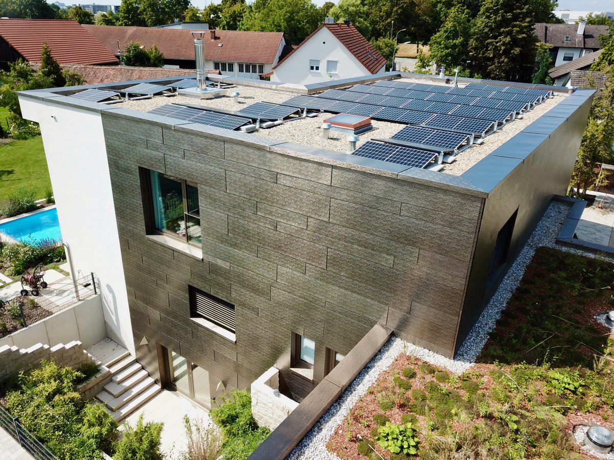 rimex's tweet photo. This villa in the Ingolstadt region of Germany has utilised Rimex Metals ColourTex® Bronze Satin 10WG finish to clad the majority of its exterior. #buildingcladding #stainlesssteelcladding
https://t.co/yQKaa2uYJc https://t.co/M3ioHm1JDk
