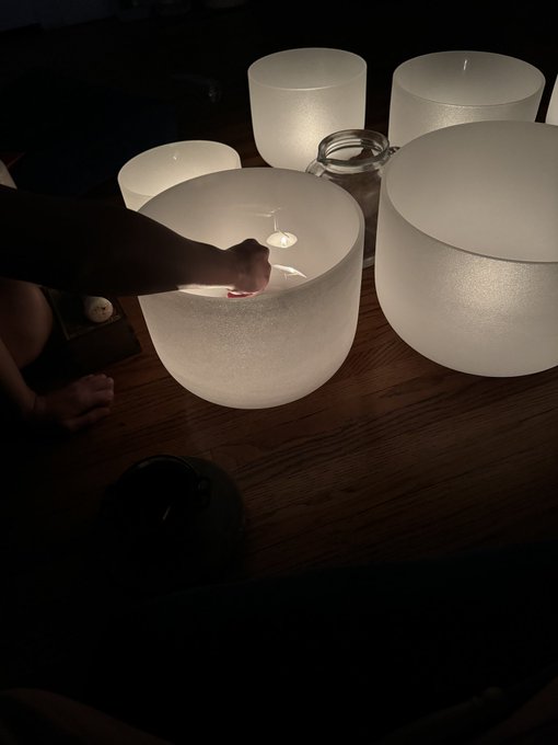 2 pic. My friends cast a healing spell on me ?♥️ https://t.co/5RfMtPH3FG