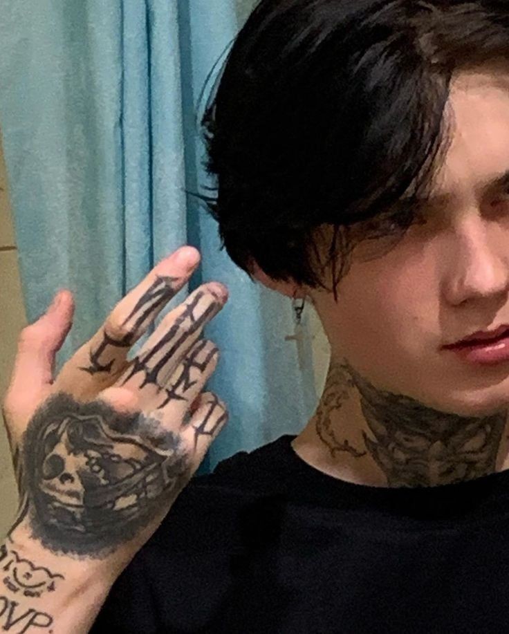 T0X1C3NVY's tweet photo. "Seu ficante é aquele tal de Envy? Tem foto?"

A realidade é que ele não sabe tirar foto. https://t.co/5NFx3bSnBC