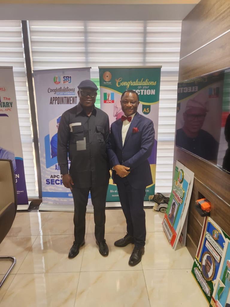 The National Secretary of the All Progressives Congress (APC), Senator Ajibola Bashiru, Ph.D, with the President (Worldwide), University of Lagos Alumni Association, Engr.IfeOluwa Oyedele when the latter paid a courtesy visit yesterday to the office of the National Secretary, who…