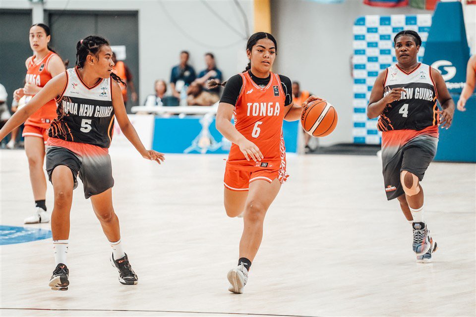 Notis7777's tweet photo. Bishop Manogue Sophomore @TauaPuloka leads Tonga’s 🇹🇴 National Women’s 5v5 Team to historic first win in the Pacific Games.
Taua garnered 23pts
#PacificGames #SOL23 https://t.co/JSi7KhWMcF