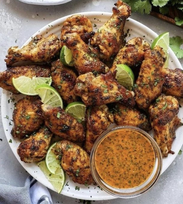 Cilantro garlic lime chicken wings 🍗📷 📷📷 🧄🍋🌿