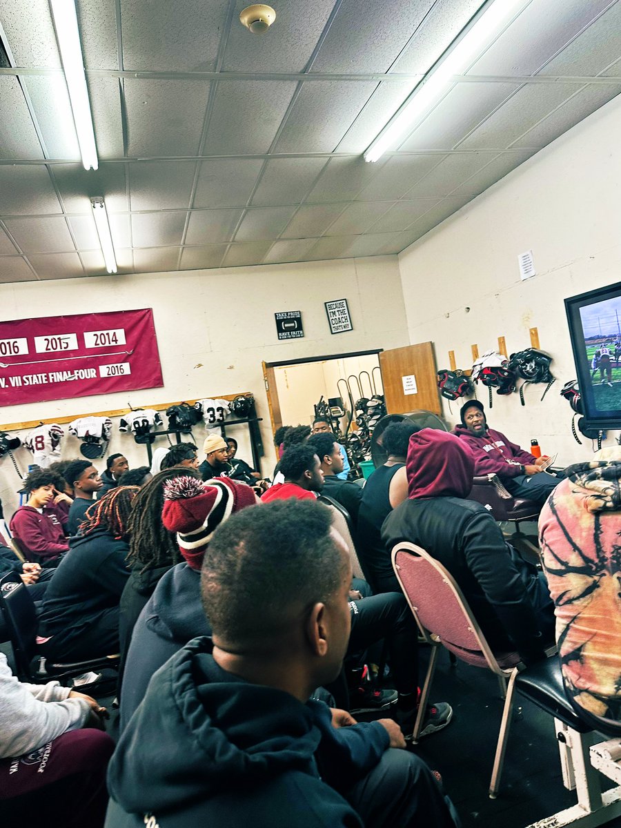 HPWarriorFball's tweet photo. Post Practice 🎥 sessions - whatever it takes to #BEATPERRY #WARRIORS https://t.co/uRfqFITxx9