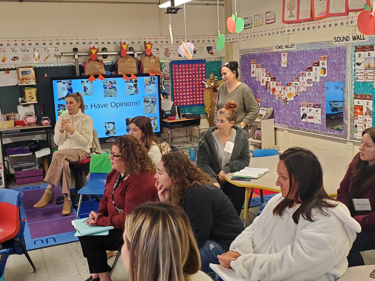 tomlittogether's tweet photo. Labsites in action. @MermelsteinLeah models great teaching in #phonics and #Vocabulary at @Paramus_Schools #CommunityLearningDays #ParamusLearning. https://t.co/EVCSPgIeCZ https://t.co/H2zAEM7xPx