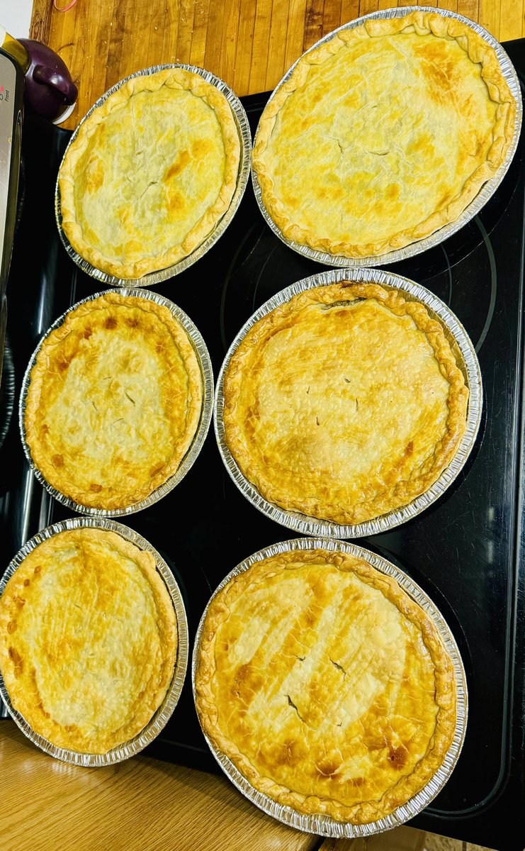 AllSmoketUp's tweet photo. Getting some holiday eats ready Smoke’t cheese and some meat pies happy holidays https://t.co/miHOGIOAmK