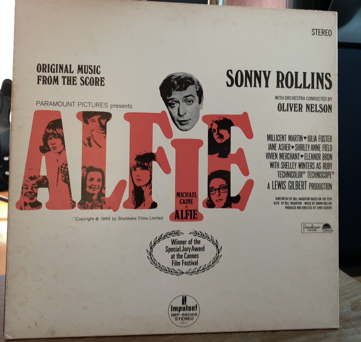 SonnyRollins 
ALFIE 1966年
オリヴァー・ネルソンプロデュースによる同名映画のサントラ盤ですが、充分ジャズ・アルバムで通る快作。
参加メンバーも豪華だし映画音楽という事が奏功してメリハリのある編成はエモーショナル。勿論ロリンズの豪快なブローも楽しめる。
#ジャズ名盤
