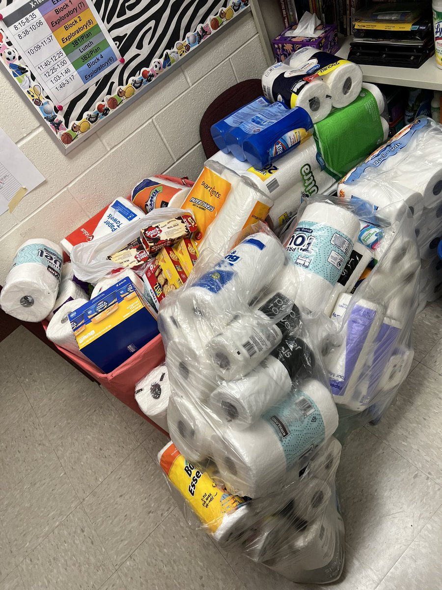 Thank you to all the men and women who have served or currently sourcing our country! ❤️🤍💙
#VeteransDay 
<a href="/FreedomD100/">FreedomMiddleSchool</a>