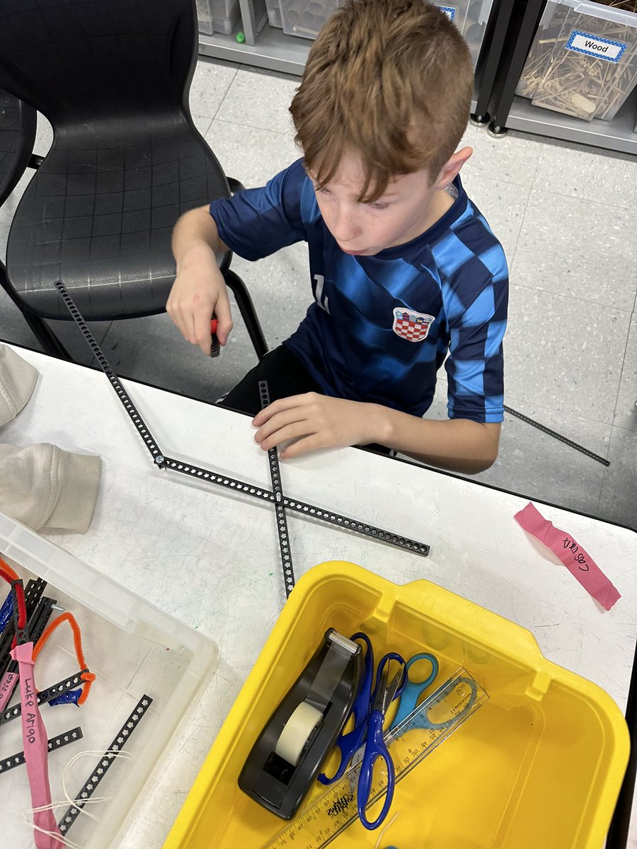 WantaghSTEAM's tweet photo. Oh no my keys fell in the storm drain! 3rd graders designed storm drain retrievers and had a blast testing them out. They also made stormwater pollution posters to share their new knowledge! @WantaghTeachers @WantaghSchools @wantaghel https://t.co/YwhbNobjEM