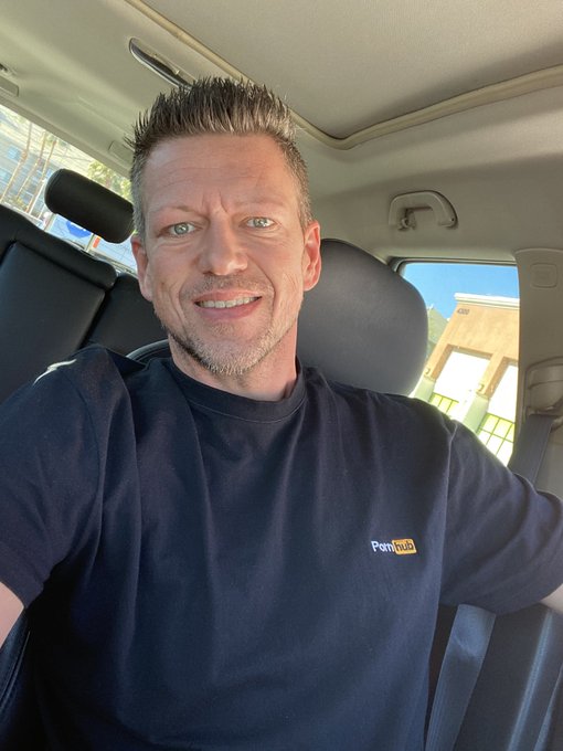 What makes you smile? 😃 https://t.co/rsuoj6wzvd