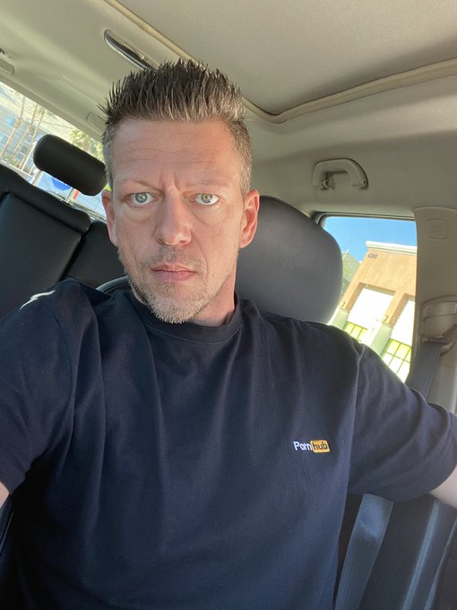 What makes you smile? 😃 https://t.co/rsuoj6wzvd