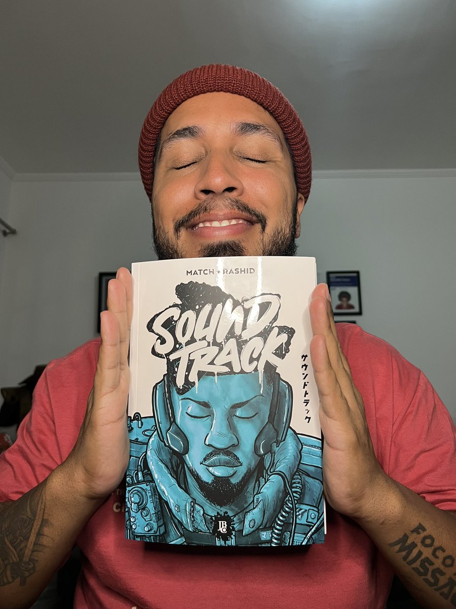 MCRashid's tweet photo. “Soundtrack” é minha primeira experiência criando uma HQ. Uma grande parceria com o brabíssimo @yohke! É coisa muito séria e a pré-venda já está disponível na Amazon e na loja @FocoNaMissaoEQ. Na FNM a HQ vai autografada e com brinde (sobrecapa/pôster).
Vou deixar links abaixo 🙌🏾 https://t.co/mEVgWcjtqx