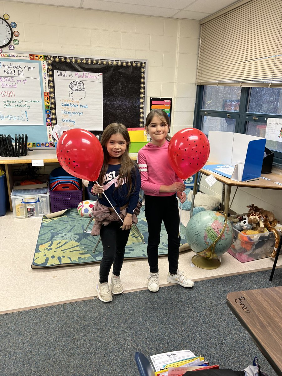 MissDahl3rd's tweet photo. “Balloons Over Broadway”?  More like Balloons Over Camelot! 

Happy Thanksgiving Break from these incredible parade engineers! @FCPSR2 @CamelotFlame https://t.co/zMIp8TIksB