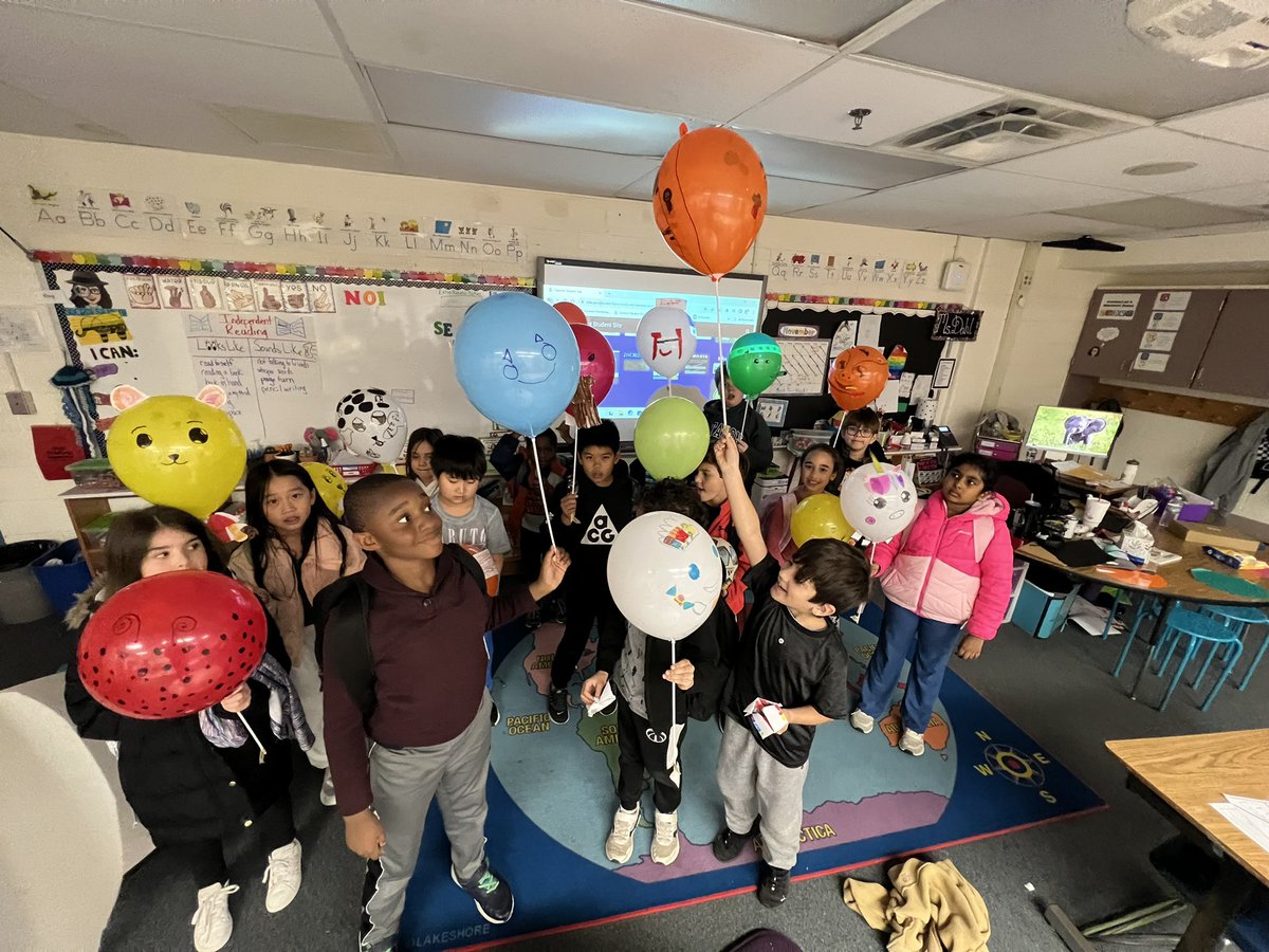 MissDahl3rd's tweet photo. “Balloons Over Broadway”?  More like Balloons Over Camelot! 

Happy Thanksgiving Break from these incredible parade engineers! @FCPSR2 @CamelotFlame https://t.co/zMIp8TIksB