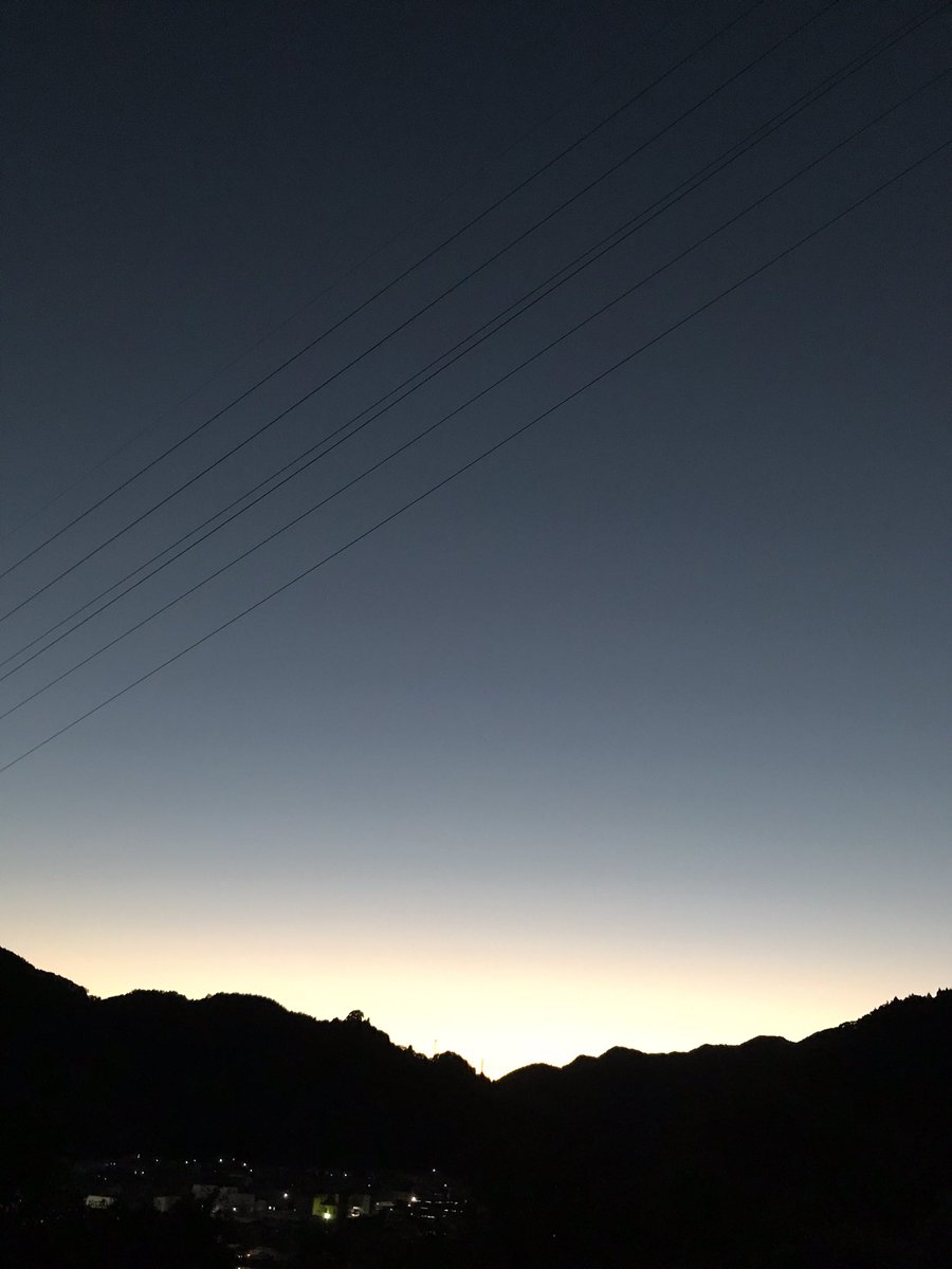 おはようございます☀️

減量目的で昨日はがっつり山道ウォーキング🏃‍♂️
よく晴れていたので夕焼けも月光も浴びることができました😊
浄化です🌞🌛
脂肪も浄化してほしい…

今日も笑顔で素敵な1日に🍀

#愛拶1122
#51122おは戦🌊pu