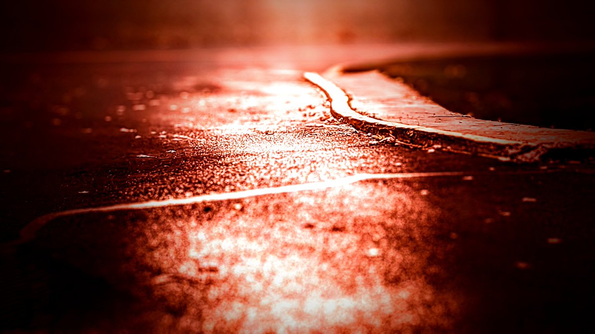 actbio_art's tweet photo. Follow the light...

#PhotoEditing #cellphonephotography #street #sunbeams https://t.co/XmgmtSFprx