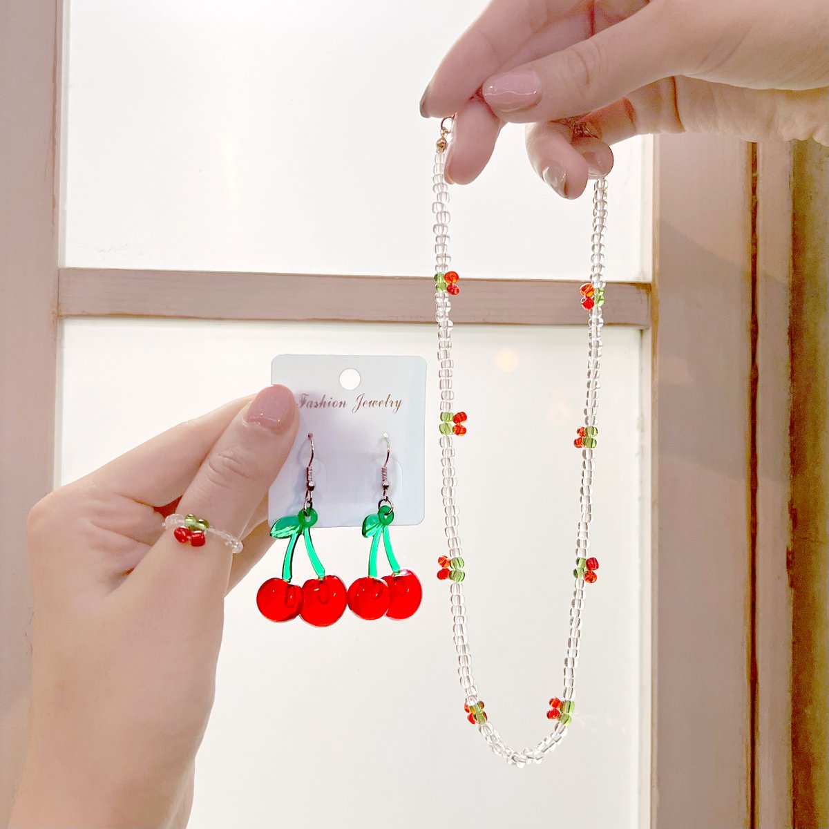 レトロでかわいい！ チェリーのアクセサリー🍒💚 ＼ ちゅるん💎とした