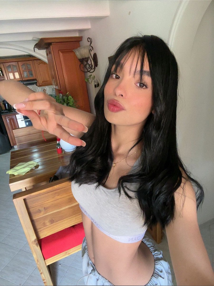 Lindage1605's tweet photo. Helloooo 🥰🤍
#onlyfans https://t.co/SwUIHizMup