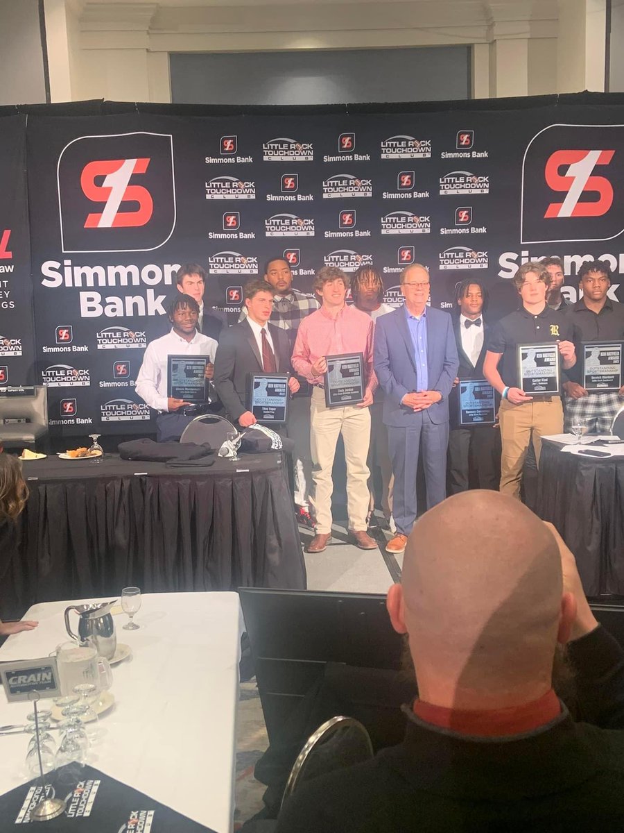 Huge congrats to our LR SW Gryphon Derrick Murdock for winning the Ken Hatfield Award for sportsmanship. One of the best young men and Defensive players in the state. Go Gryphons!!!!